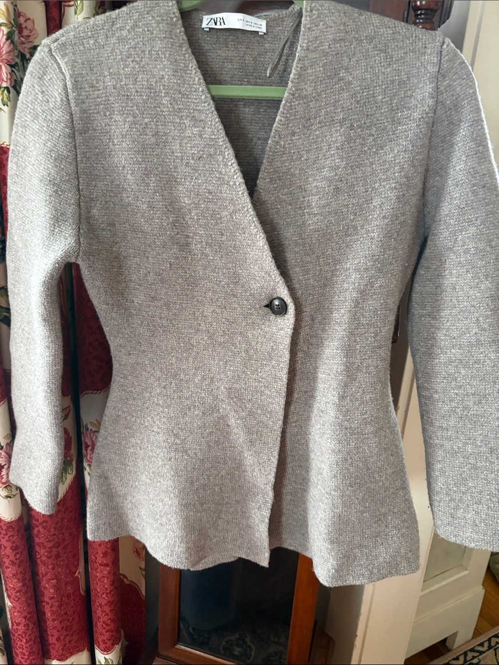 Zara Gray V-Neck Knit Blazer with Single Button
